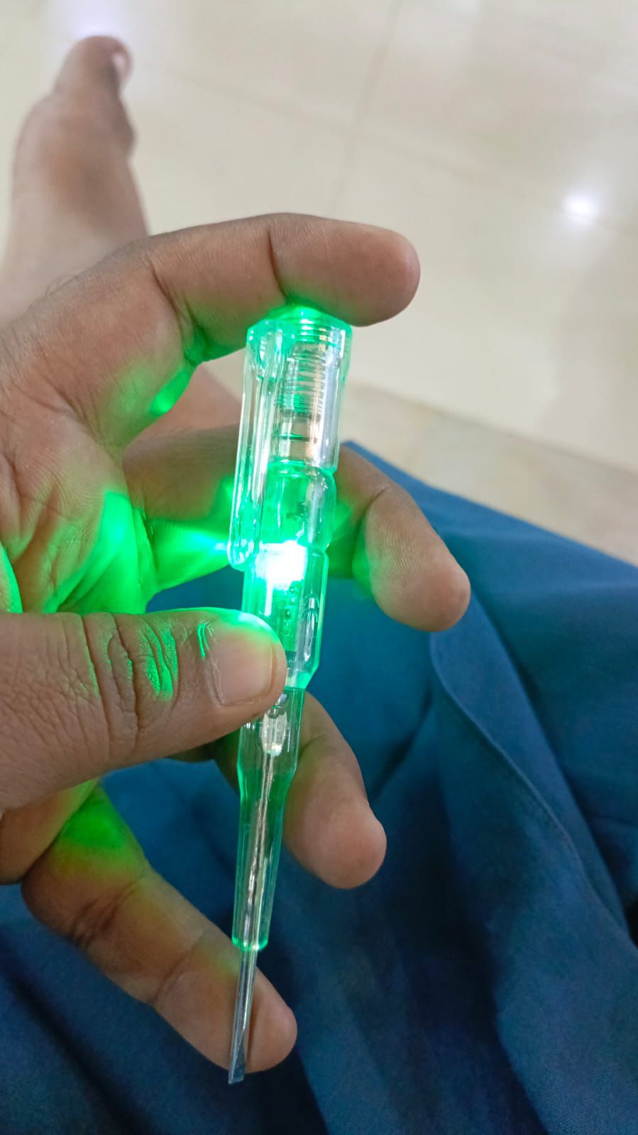 Electrical Voltage LED Tester Pen Used For Detecting AC Voltage In Circuits